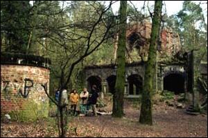 W tych ruinach jest wejscie do jednego z liczniejszych zimowisk nietoperzy w Szczecinie