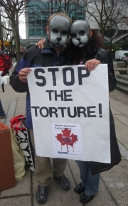 Podczas demonstracji przeciwko polowaniom na foki, Vancouver 27.03.2009 r.