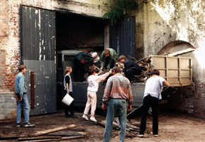 Akcjami, w których brało udział najwięcej osób w tamtym czasie (1996–1998) były akcje sprzątania – jednorazowo zaniedbane przez dziesiątki lat forty oczyszczały ze śmieci nawet setki osób